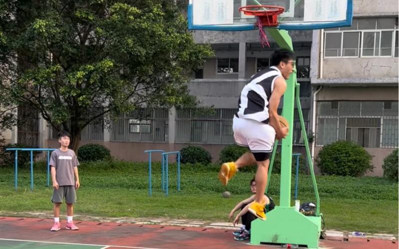 这位因
